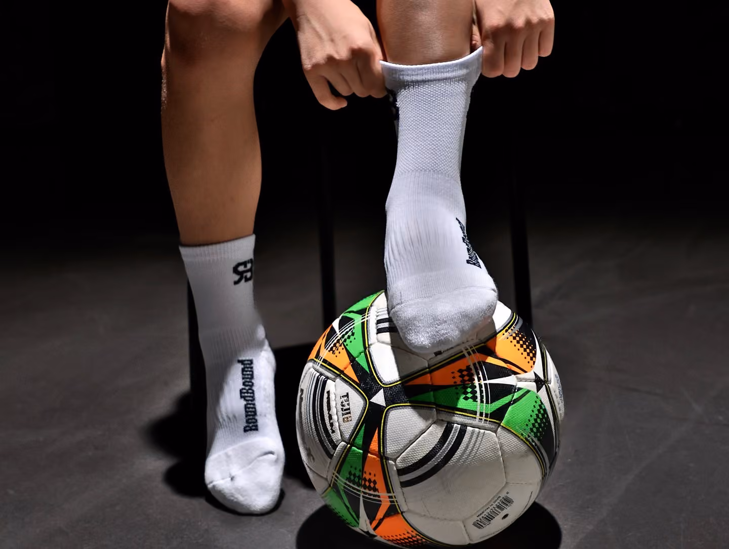 PERFORMANCE SOCKS SET 제품 착용 이미지